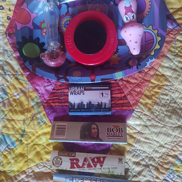 Colorful Smoking Accessories Set - Picture 1 of 5